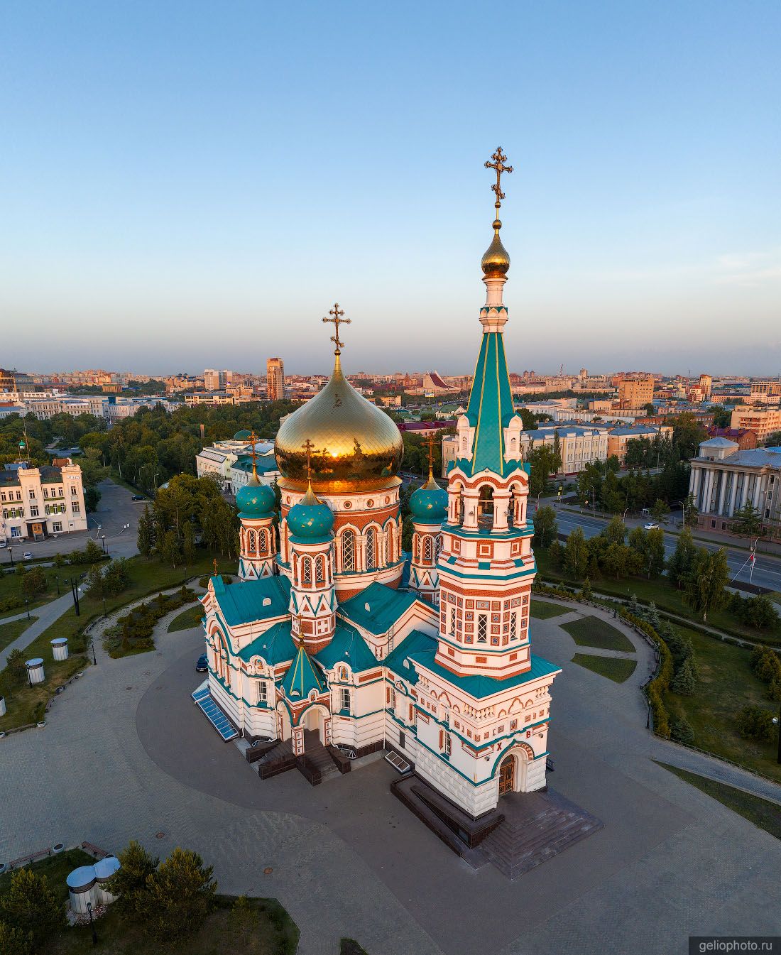 Свято-Успенский кафедральный собор в Омске фото