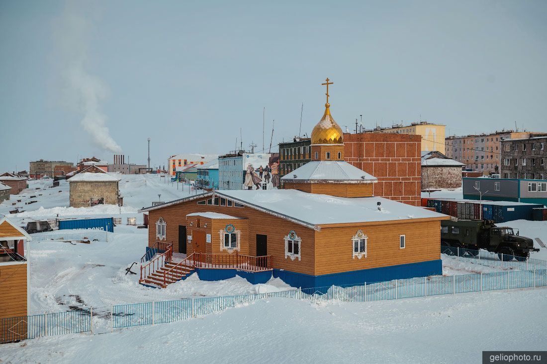 Серафимо-Никольская церковь в Тикси фото