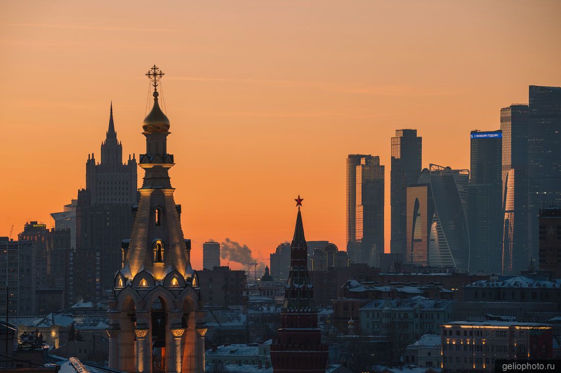 Колокольня Храма Софии Премудрости Божией в Москве фото