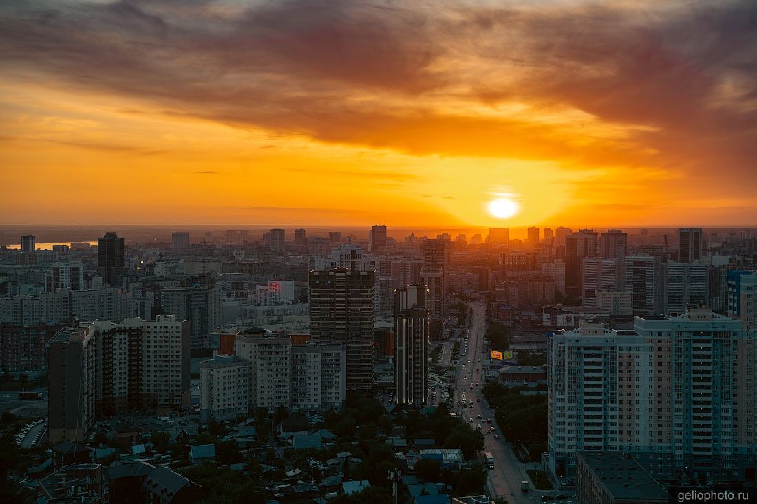 Закат над центром Новосибирска фото