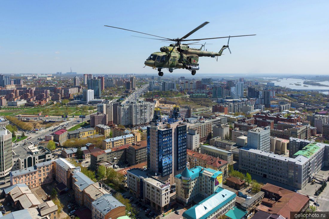 Ми-8 на Параде Победы в Новосибирске фото