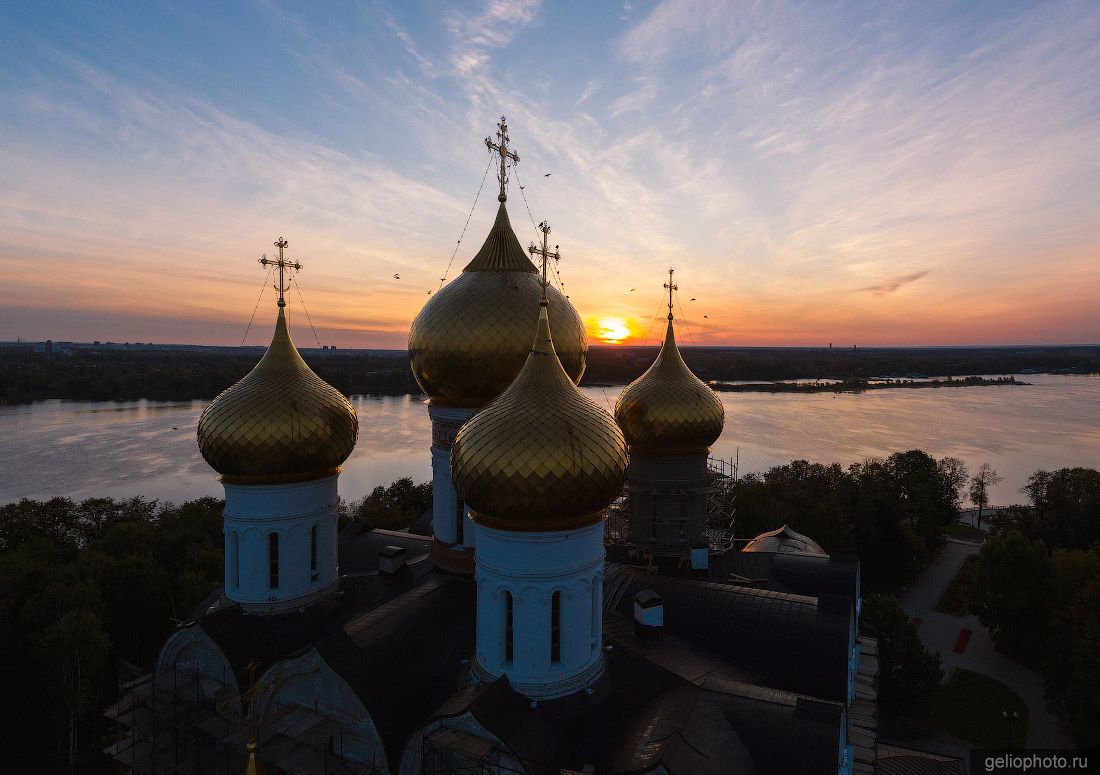 Успенский собор в Ярославле фото