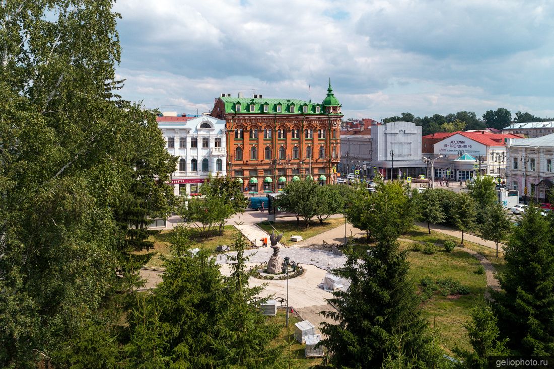 Театральный сквер в Томске фото