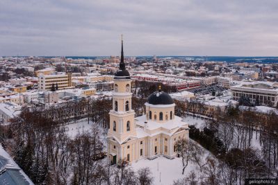 Свято-Троицкий кафедральный собор в Калуге зимой фото
