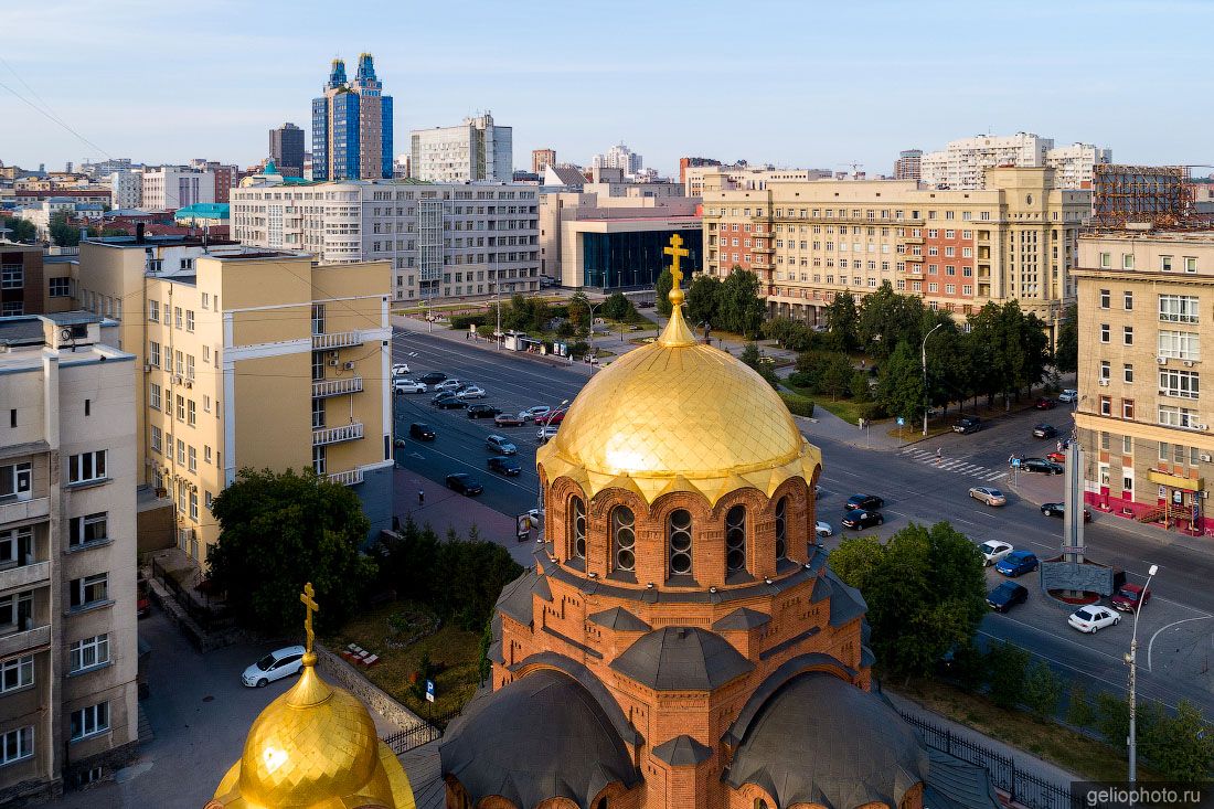 Купол собора Александра Невского в Новосибирске фото