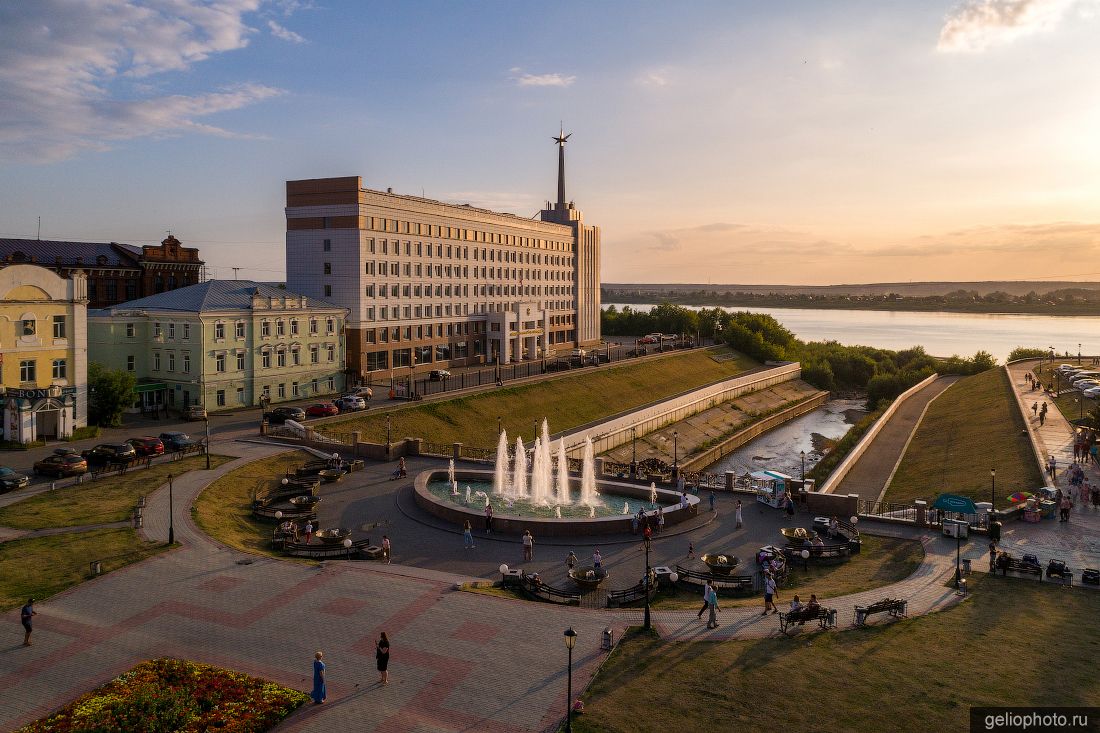 Набережная реки Ушайки в Томске фото