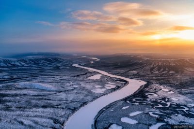 Река Нижняя Тунгуска в Эвенкии с высоты фото