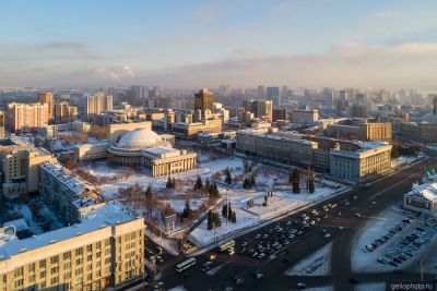 Новосибирский оперный театр зимой фото