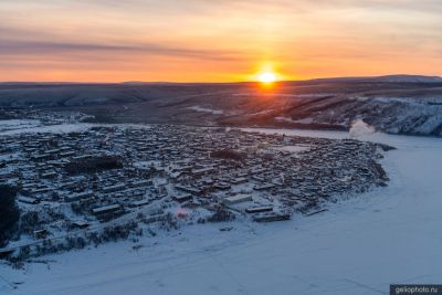 Зимняя Тура на закате с высоты фото