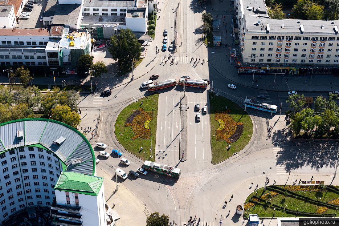 Пересечение Проспекта Ленина и Луначарского в Екатеринбурге фото