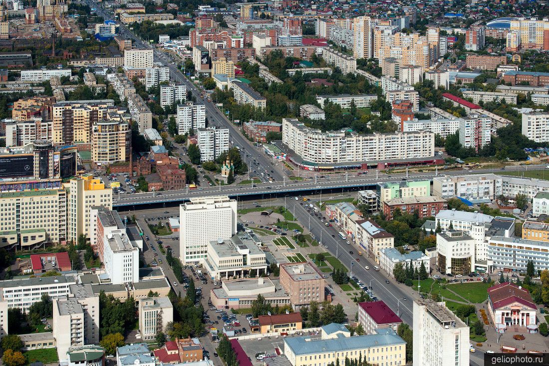 Улица Красный Путь и мост 60-летия Победы в Омске фото