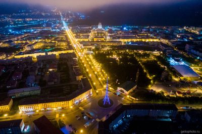 Проспект Ленина с высоты в ночном Магадане фото