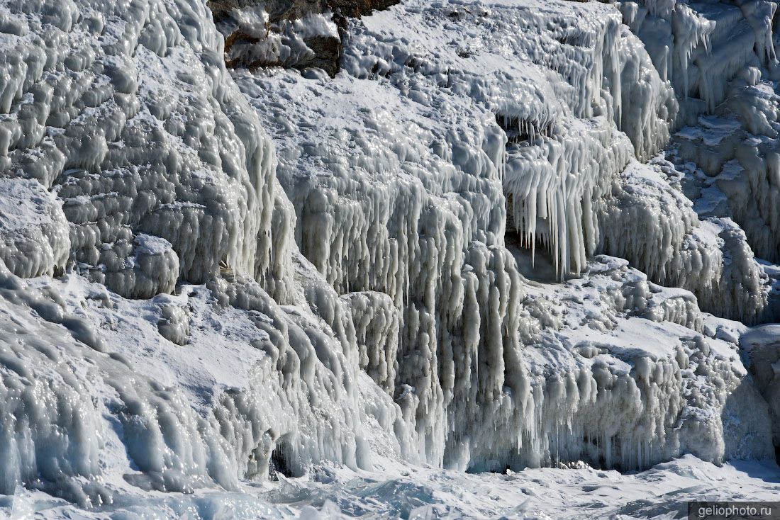Наплески на Байкальских скалах фото