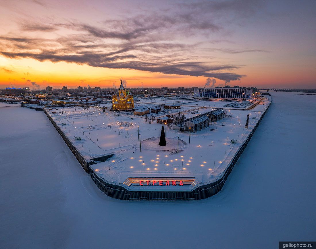 Мыс Стрелка в Нижнем Новгороде фото