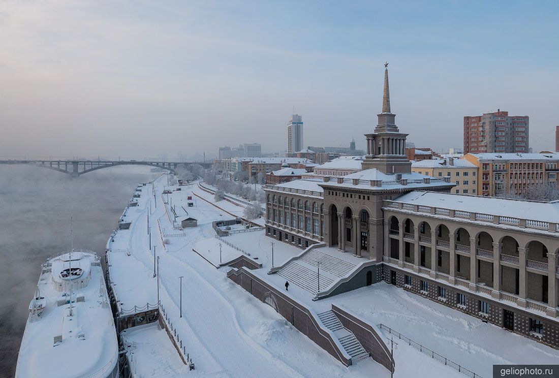 Речной вокзал в Красноярске зимой фото