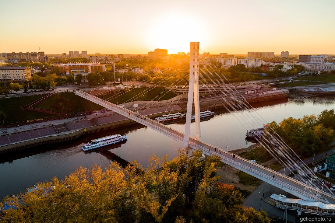 Мост Влюблённых в Тюмени фото