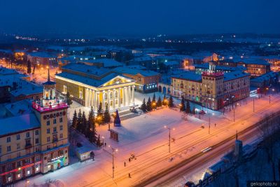 Драмтеатр Ленинского комсомола в Прокопьевске фото