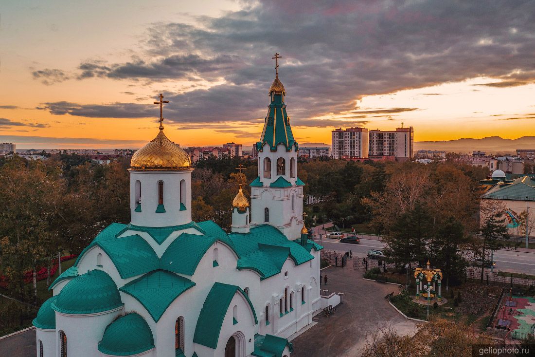 Воскресенский собор в Южно-Сахалинске с высоты фото