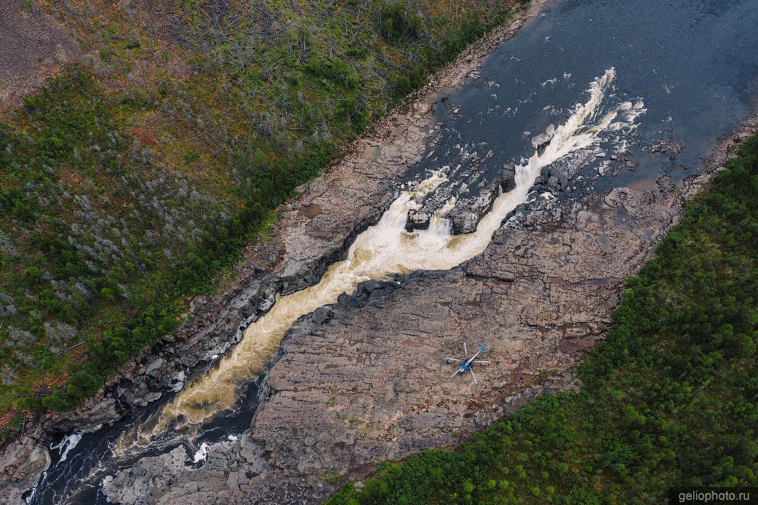 Большой Курейский водопад на плато Путорана с высоты фото