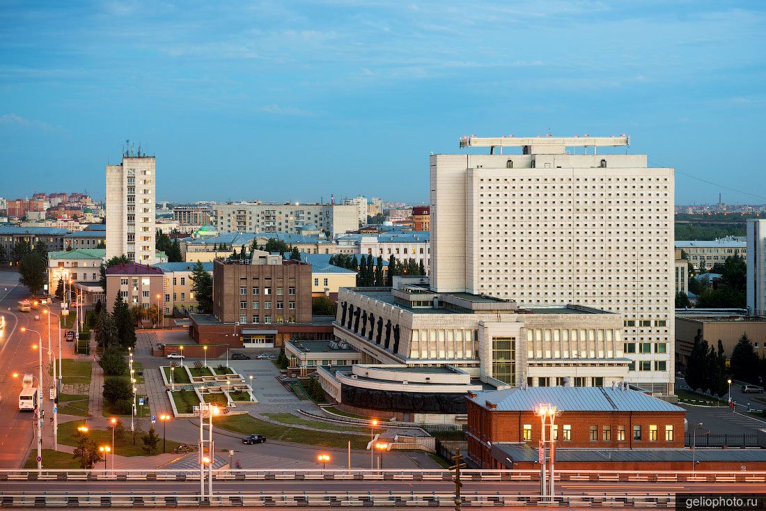 Омская государственная областная научная библиотека Пушкина фото