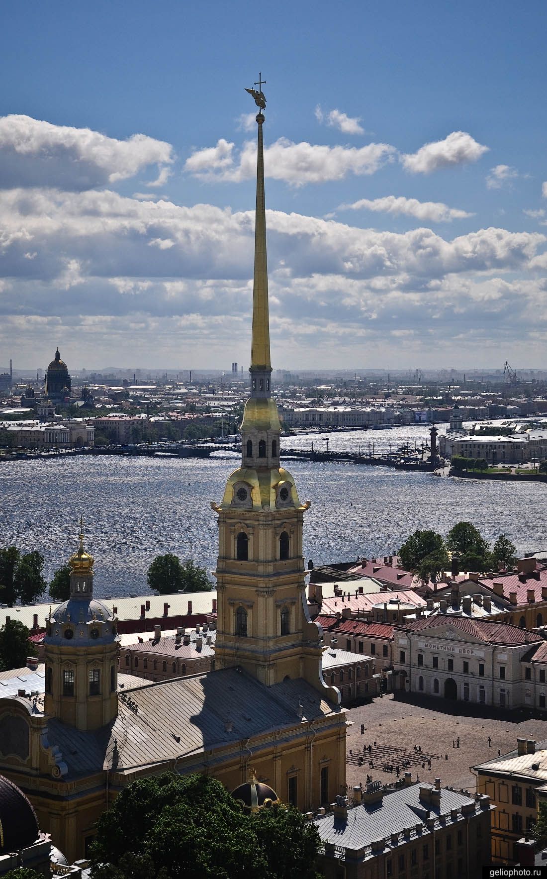 Петропавловский собор в Санкт-Петербурге фото