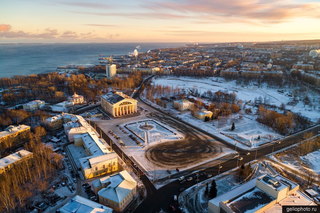 Площадь Кирова в Петрозаводске фото