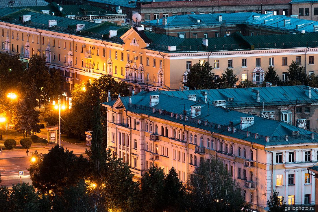 Жилые дома на Весенней улице в центре Кемерово фото