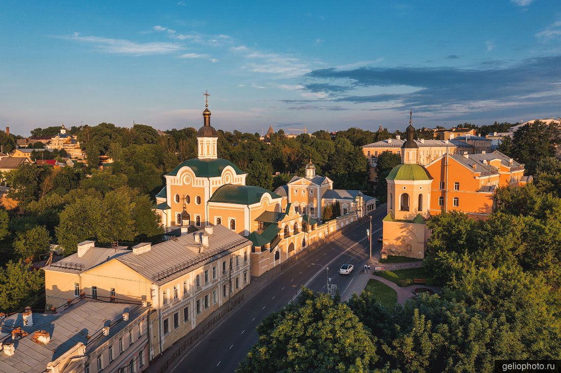 Свято-Троицкий монастырь в Смоленске фото