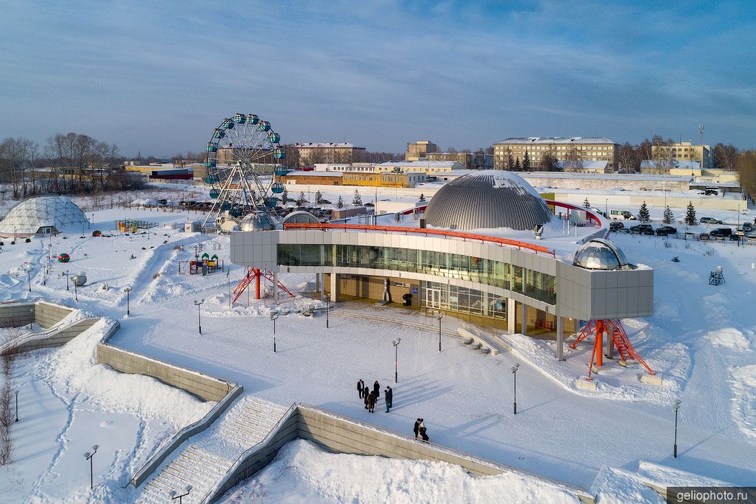 Новосибирский планетарий зимой фото