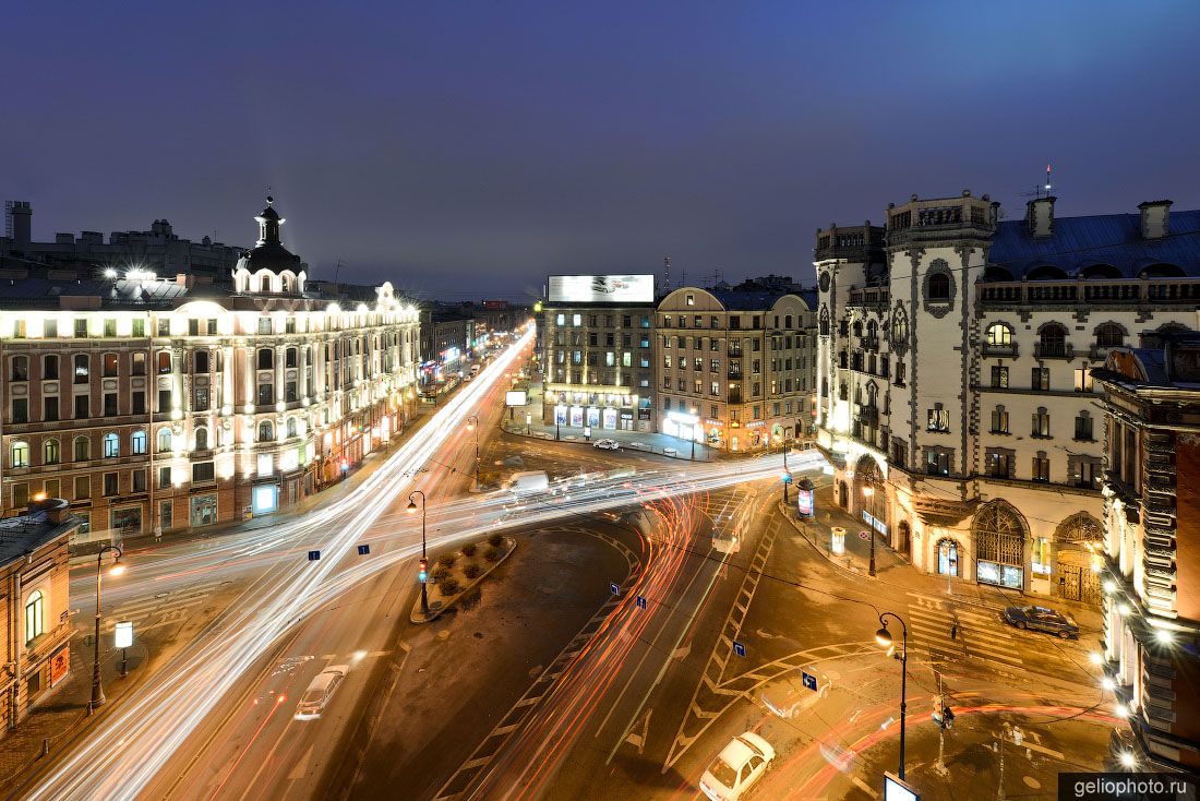 Площадь Льва Толстого в Санкт-Петербурге фото