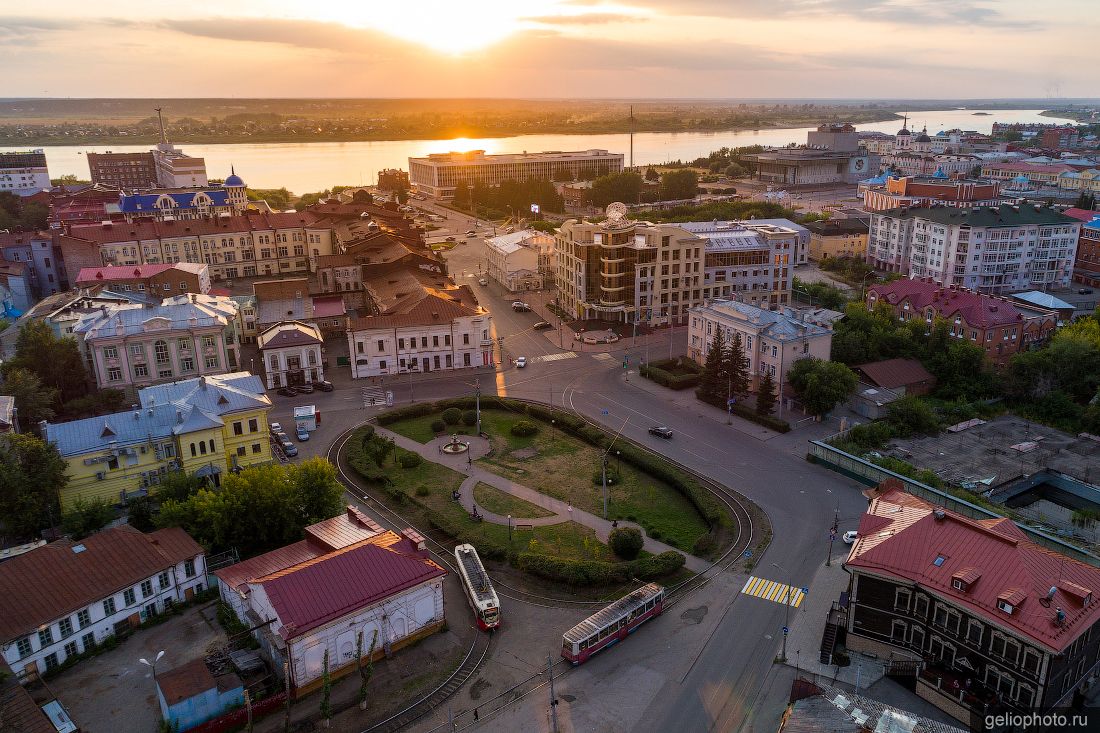 Площадь Батенькова в Томске фото