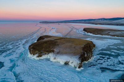 Остров Харанцы на Байкале зимой фото