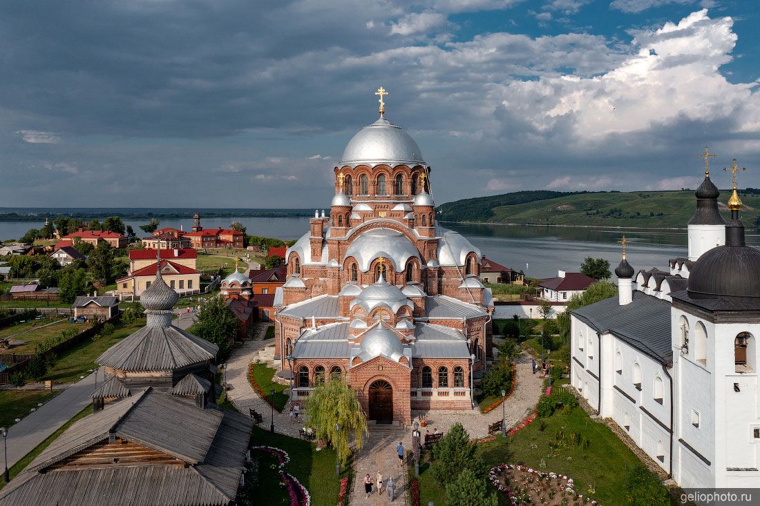Собор Божией Матери в Свияжске фото