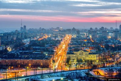 Улица Ленина и дом Ворота в город в Перми фото