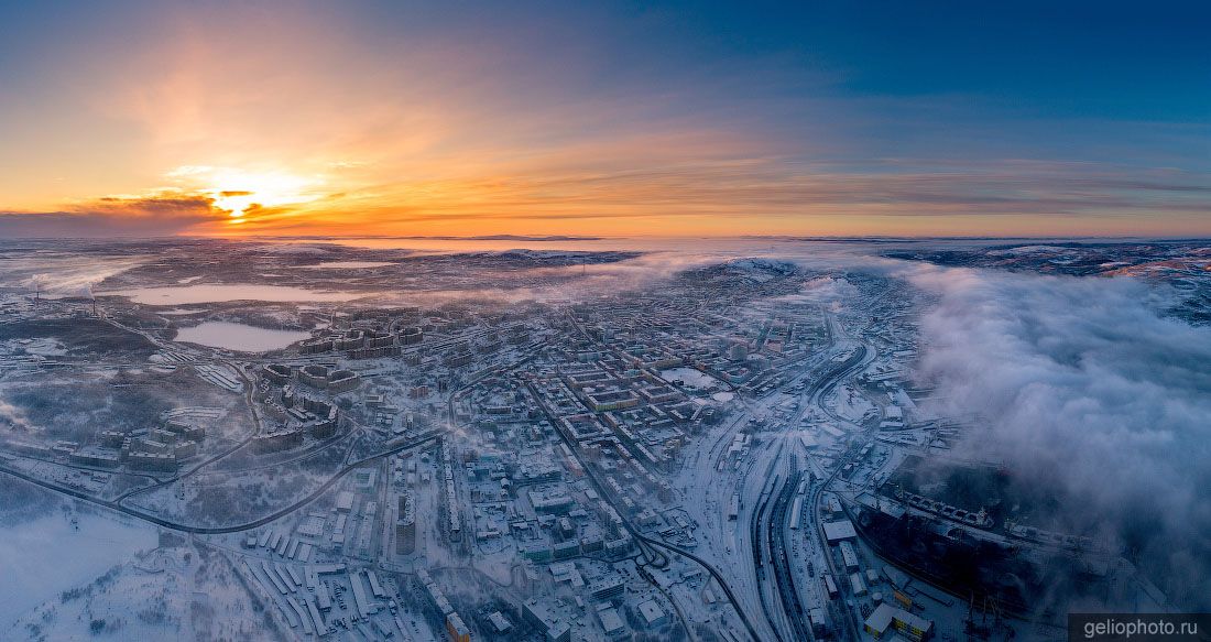 Панорама зимнего Мурманска с высоты фото