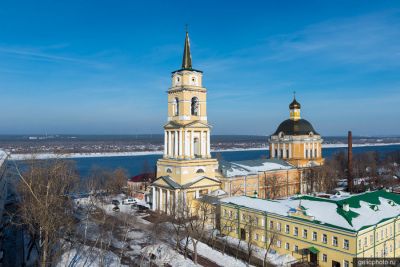 Государственная художественная галерея в Перми зимой фото