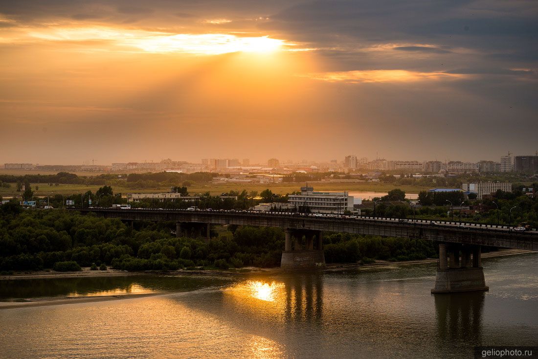 Ленинградский мост через Иртыш на закате фото