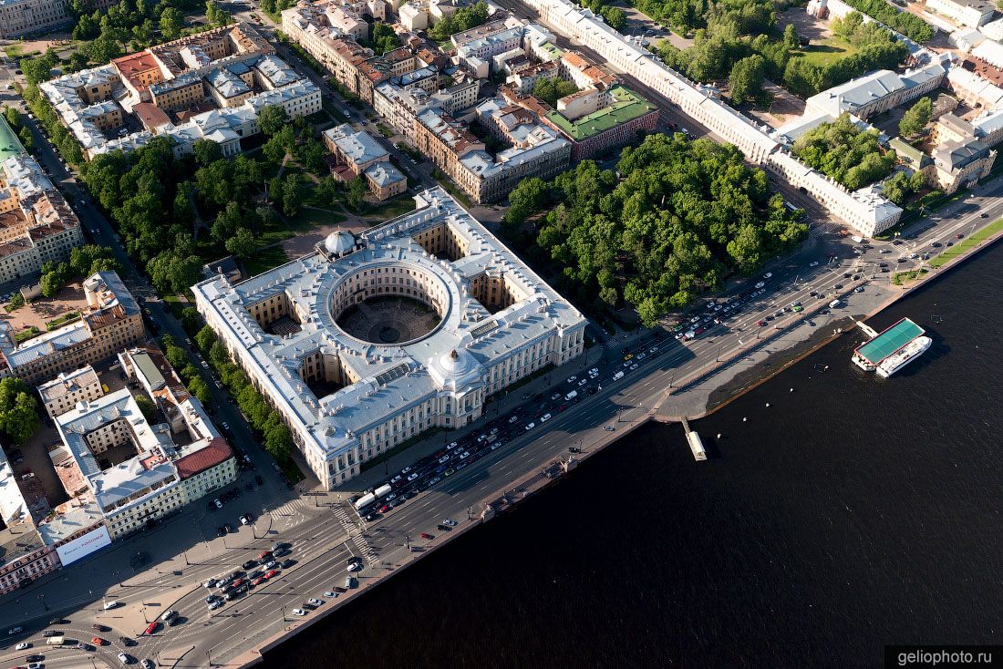 Санкт-Петербургская академия художеств фото