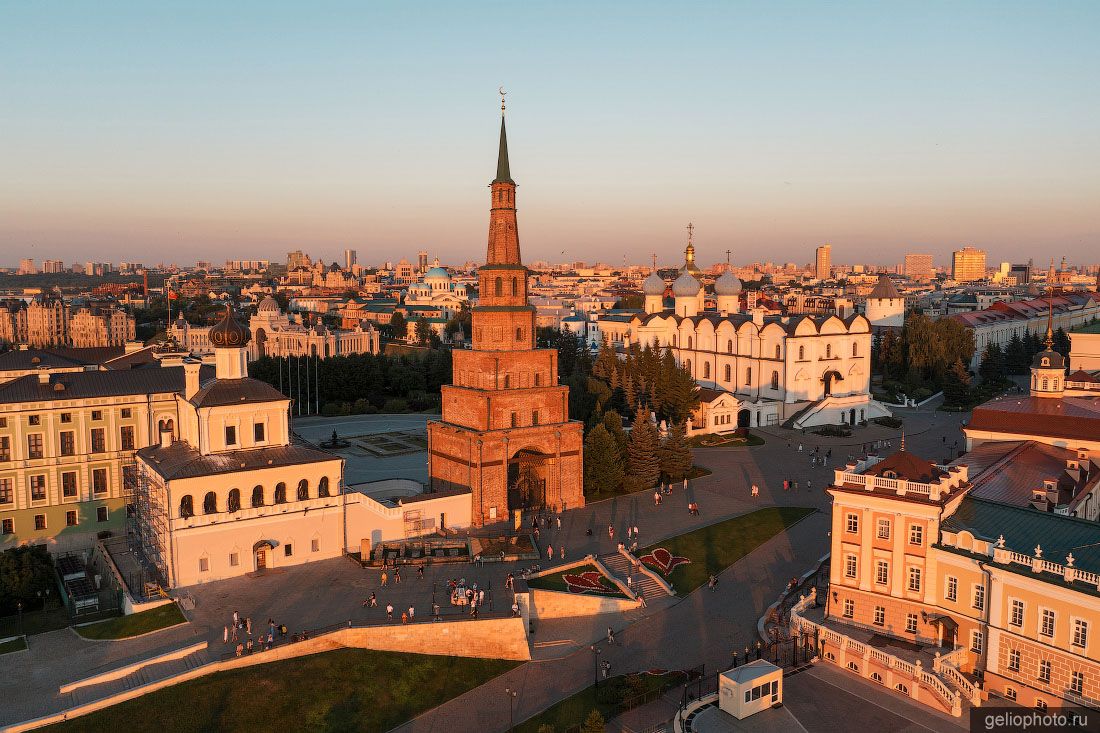 Башня Сююмбике в Казанском Кремле фото
