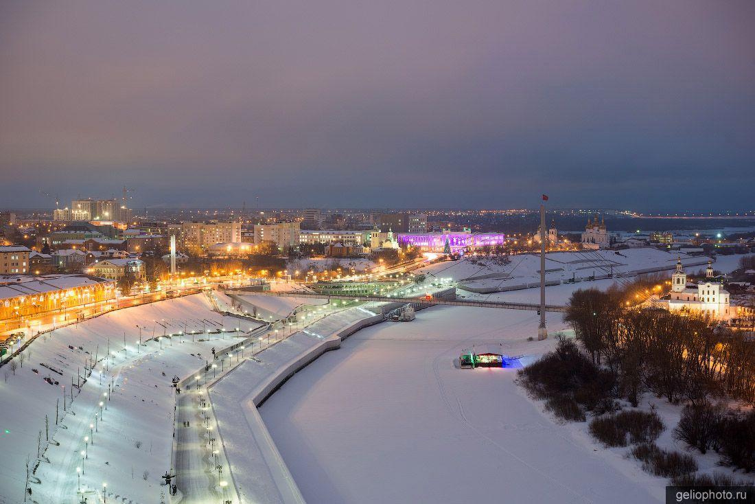 Набережная реки Тура зимой фото