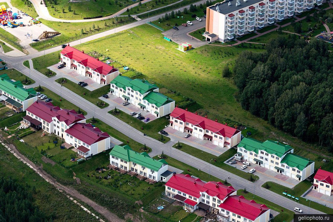 Таунхаусы в жилом районе Лесная Поляна в Кемерово фото