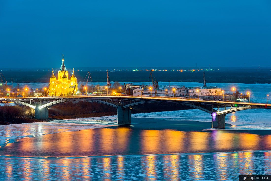 Канавинский мост через Оку в Нижнем Новгороде зимой фото
