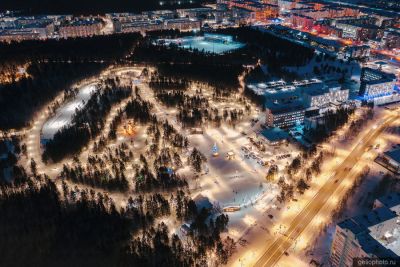 Ноябрьск-парк вечером фото