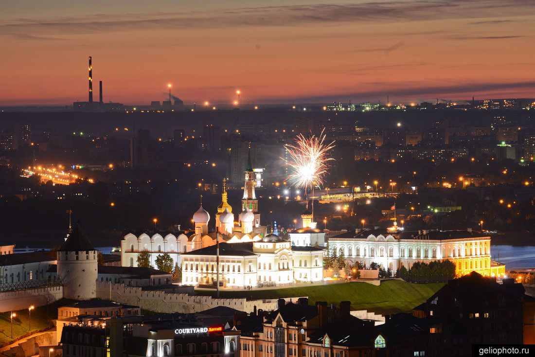 Казанский Кремль вечером фото