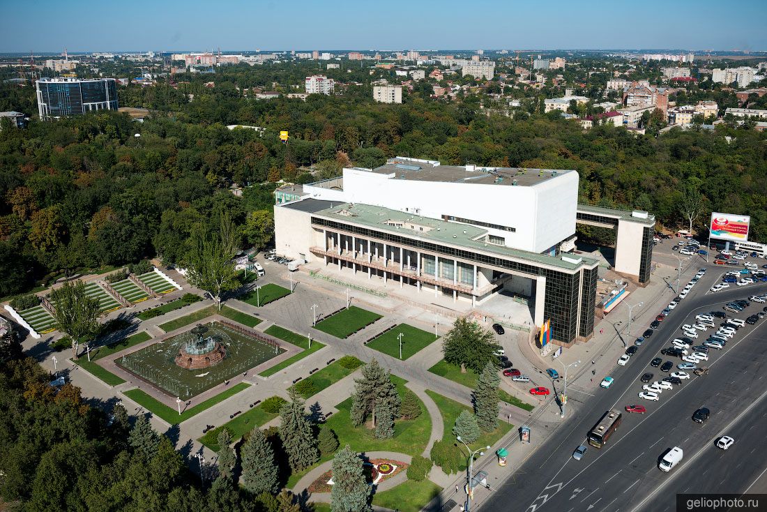 Театр Горького в Ростове-на-Дону фото