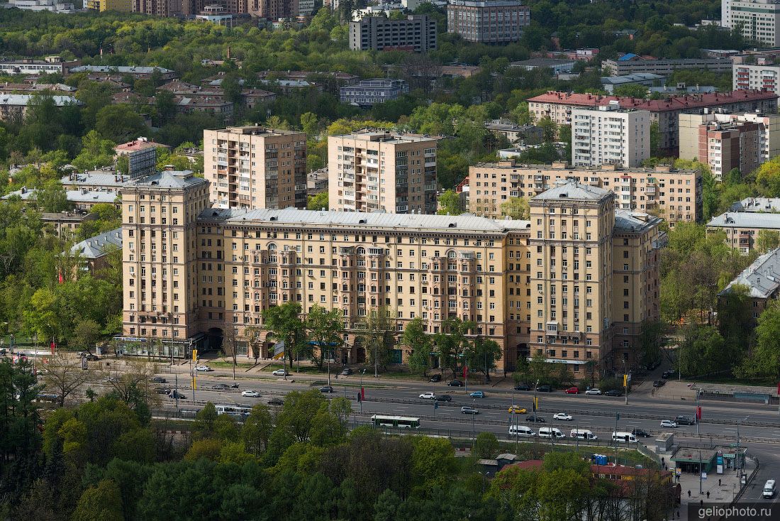 Жилой дом у станции метро Войковская в Москве фото