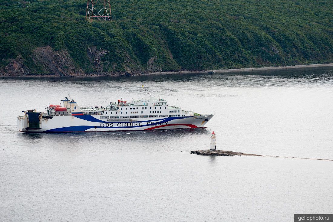 Паром DBS Cruise Ferry во Владивостоке фото