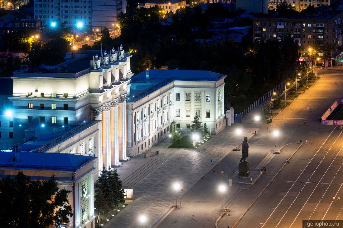 Площадь Куйбышева в Самаре ночью фото