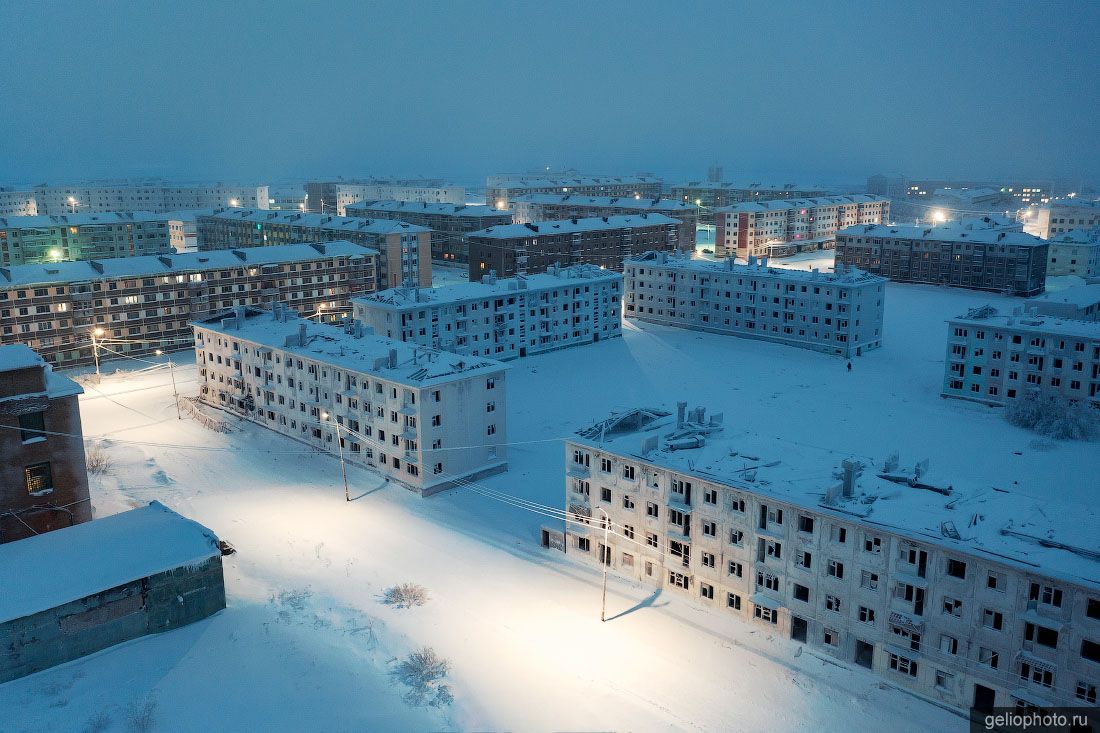 Посёлок Воргашор в Воркуте ночью фото