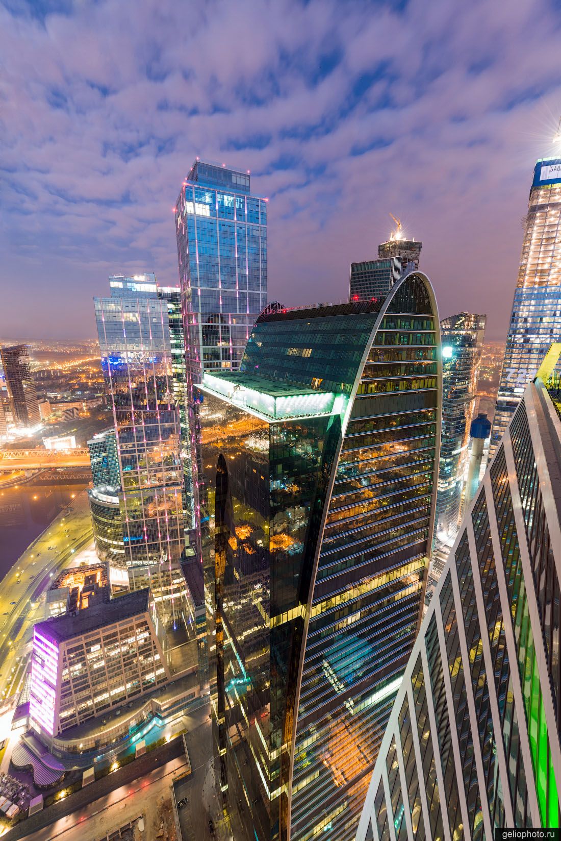 Деловой комплекс Империя в Москва-Сити фото